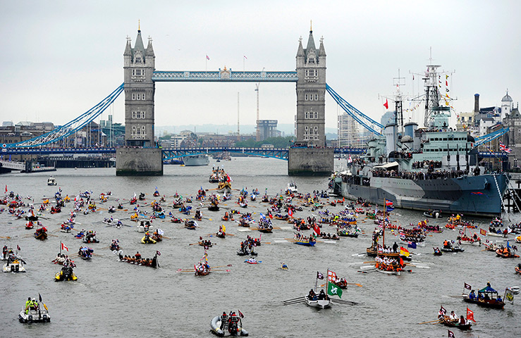 the Thames Diamond Jubilee Pageant